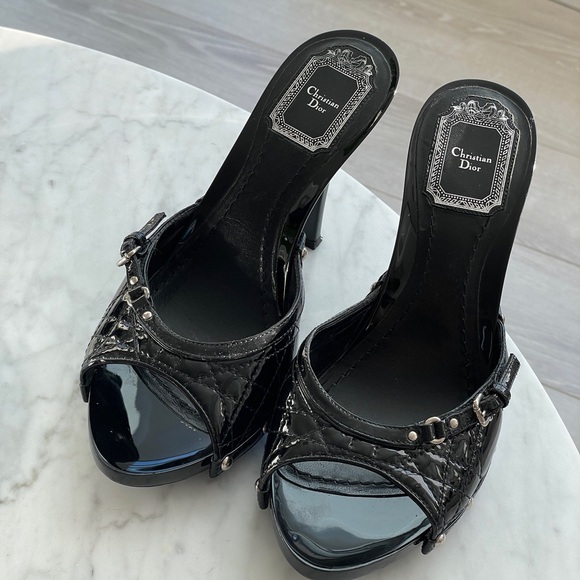 Authentic Dior Patente leather high-heels sandals - Picture 3 of 10